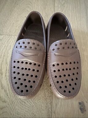 Kid’s Floafers Brown Perforated Slip-On waterproof size 13 NWOT